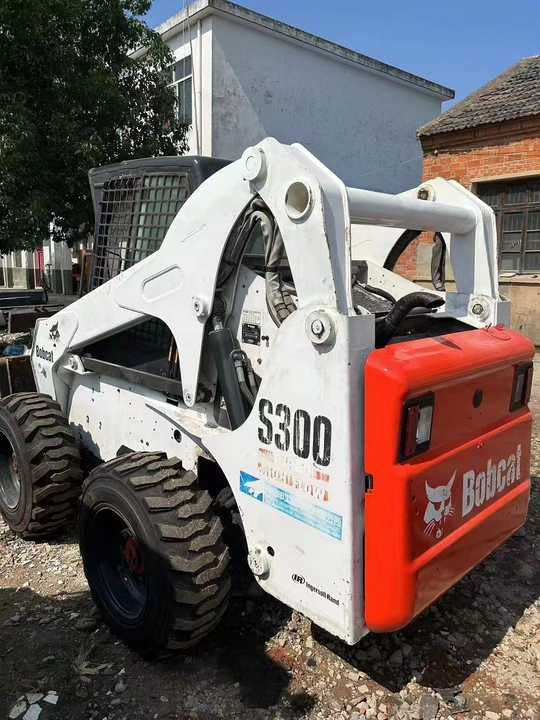 Used Bob Cat Bob Cat S300 Used Skid Steer Wheel Loader Multifunctional Track Loaders Bobcat - Mini chargeuse: photos 4 Used Bob Cat Bob Cat S300 Used Skid Steer Wheel Loader Multifunctional Track Loaders Bobcat - Mini chargeuse: photos 4
