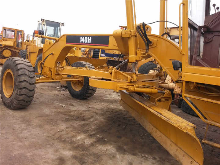 Used Caterpillar CAT 140H Land Road Motor Grader CAT140 CAT140H Used Grader Cheap Price for Sale - Niveleuse: photos 5 Used Caterpillar CAT 140H Land Road Motor Grader CAT140 CAT140H Used Grader Cheap Price for Sale - Niveleuse: photos 5