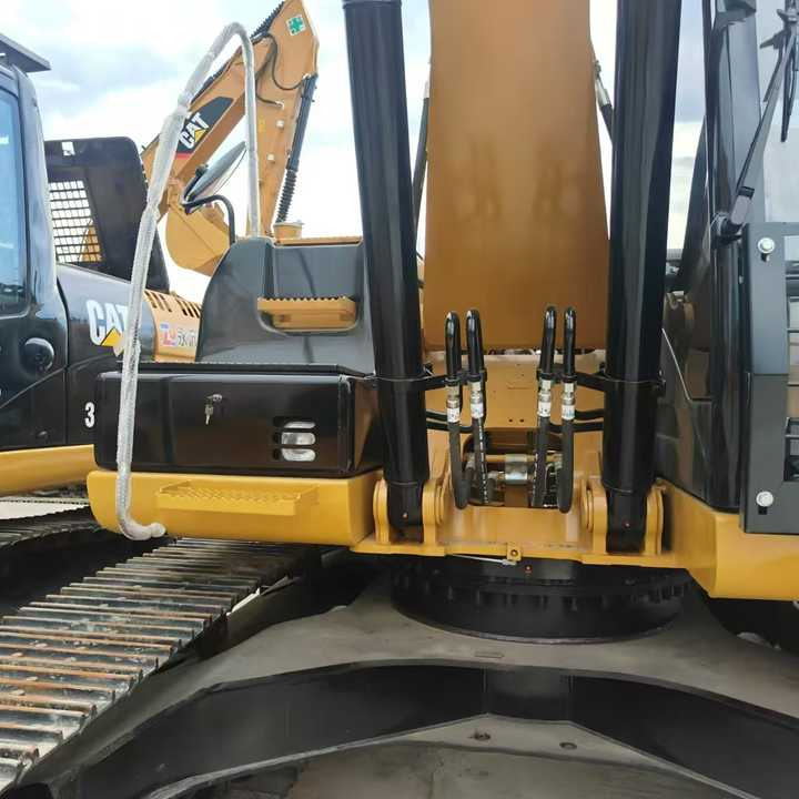 Used Digger CAT 323 Construction Machinery Construction Digger Used CAT 323 Cheap Excavator - Pelle sur chenille: photos 3 Used Digger CAT 323 Construction Machinery Construction Digger Used CAT 323 Cheap Excavator - Pelle sur chenille: photos 3