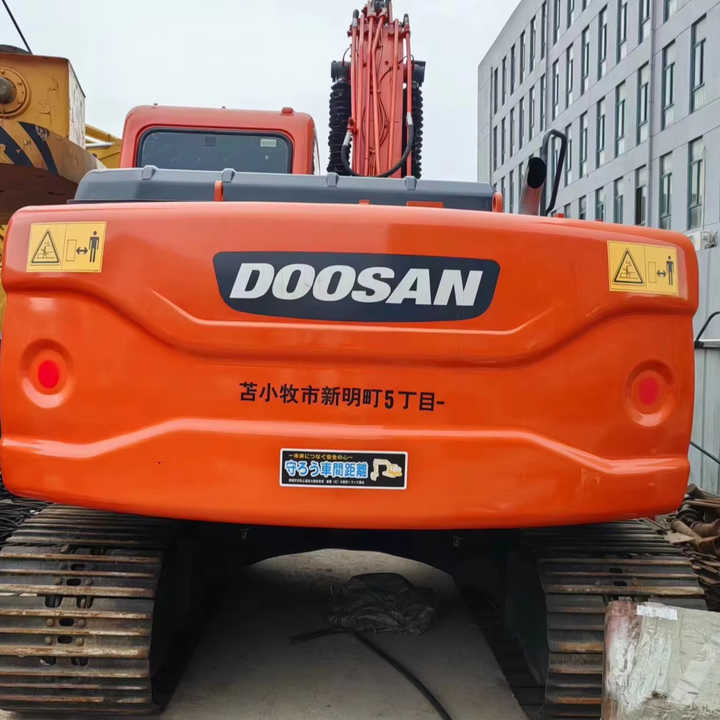 Used Digger DOOSAN DX140 Construction Machinery Construction Digger Used DOOSAN DX140 Cheap Excavator - Pelle sur chenille: photos 1 Used Digger DOOSAN DX140 Construction Machinery Construction Digger Used DOOSAN DX140 Cheap Excavator - Pelle sur chenille: photos 1