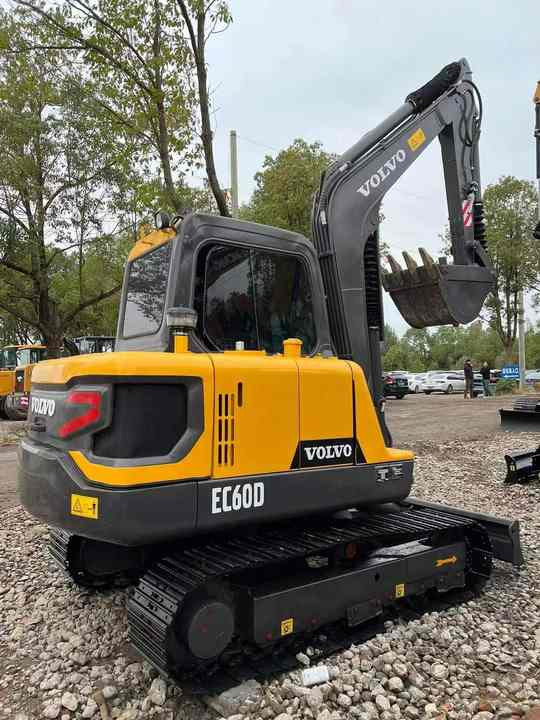 Used Digger VOLVO EC60 Construction Machinery Construction Digger Used VOLVO EC60 Cheap Excavator - Pelle sur chenille: photos 3 Used Digger VOLVO EC60 Construction Machinery Construction Digger Used VOLVO EC60 Cheap Excavator - Pelle sur chenille: photos 3