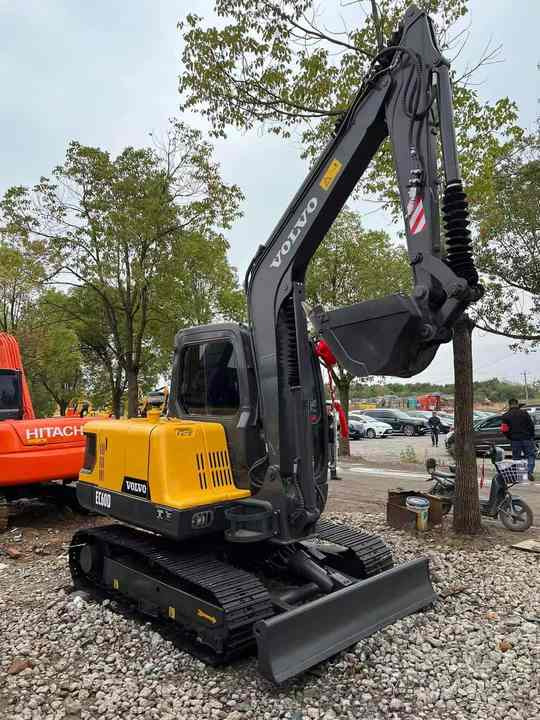 Used Digger VOLVO EC60 Construction Machinery Construction Digger Used VOLVO EC60 Cheap Excavator - Pelle sur chenille: photos 4 Used Digger VOLVO EC60 Construction Machinery Construction Digger Used VOLVO EC60 Cheap Excavator - Pelle sur chenille: photos 4