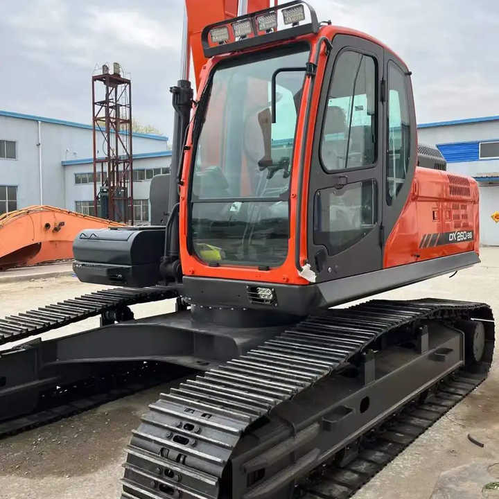 Used Excavator Doosan DX260LC-9 Excavators Mini Equipment Earth Moving Machinery Doosan Digger Excavator for Sale - Pelle: photos 5 Used Excavator Doosan DX260LC-9 Excavators Mini Equipment Earth Moving Machinery Doosan Digger Excavator for Sale - Pelle: photos 5