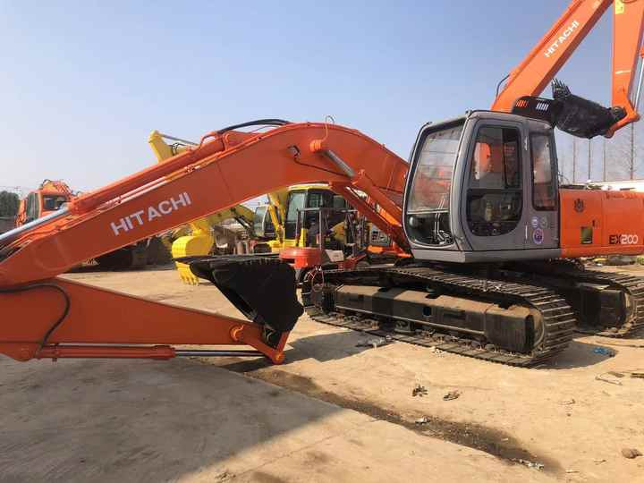 Used Excavator Hitachi Ex200 for Sale, Original Excavator - Pelle sur chenille: photos 3 Used Excavator Hitachi Ex200 for Sale, Original Excavator - Pelle sur chenille: photos 3