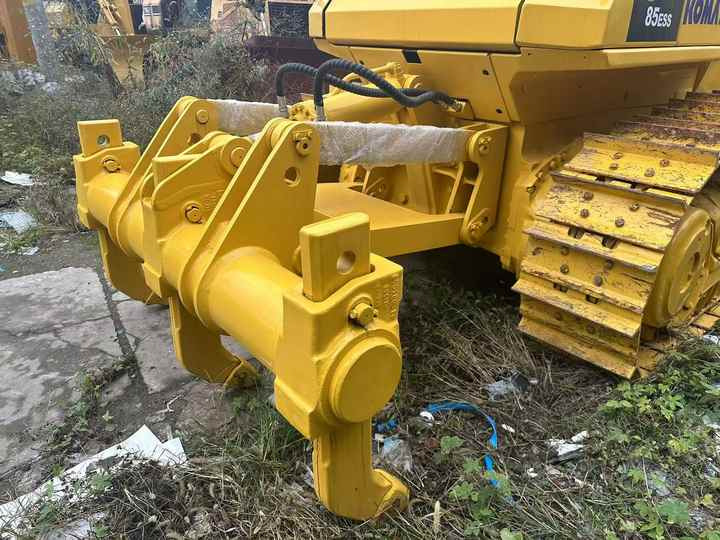 Used Japan Komatsu D85ESS Dozer with Ripper Komatsu D85 Crawler Bulldozer with Excellent Performance Low Price for Sale - Bulldozer: photos 4 Used Japan Komatsu D85ESS Dozer with Ripper Komatsu D85 Crawler Bulldozer with Excellent Performance Low Price for Sale - Bulldozer: photos 4
