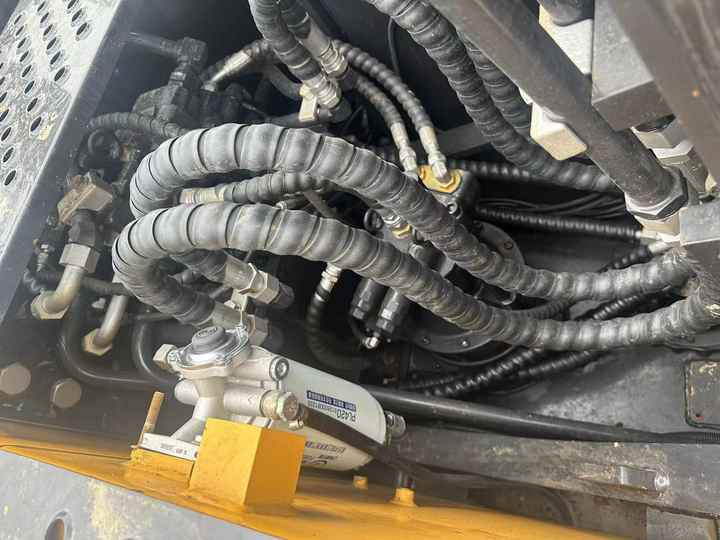 Used Original Volvo EC140 Excavator on Sale - Pelle: photos 2 Used Original Volvo EC140 Excavator on Sale - Pelle: photos 2