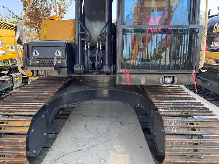 Used Volvo 14 Tonne Crawler Excavator Volvo Ec140 Excavator Good Condition Low Price Good Quality for Sale - Pelle sur chenille: photos 3 Used Volvo 14 Tonne Crawler Excavator Volvo Ec140 Excavator Good Condition Low Price Good Quality for Sale - Pelle sur chenille: photos 3
