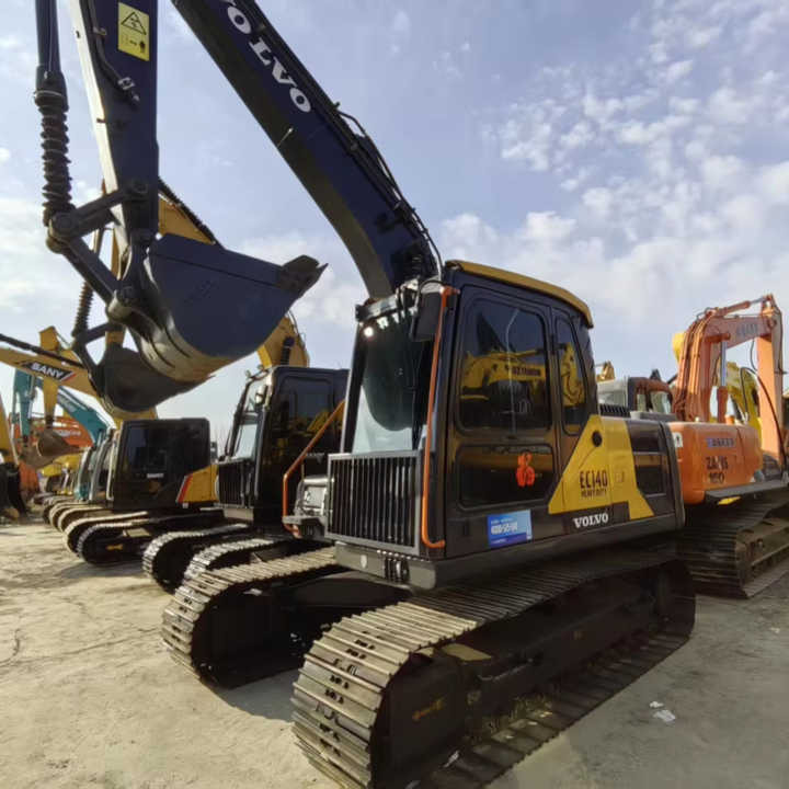 Used Volvo 14 tonne crawler excavator Volvo ec140 excavator powerful low price good quality for sale - Pelle sur chenille: photos 1 Used Volvo 14 tonne crawler excavator Volvo ec140 excavator powerful low price good quality for sale - Pelle sur chenille: photos 1