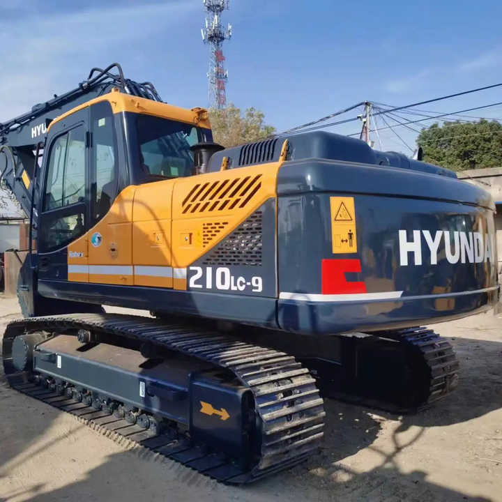 Used Wheel Excavator hyundai 210w-9 for Sale Good Condition Wheel Excavator - Pelle sur chenille: photos 4 Used Wheel Excavator hyundai 210w-9 for Sale Good Condition Wheel Excavator - Pelle sur chenille: photos 4