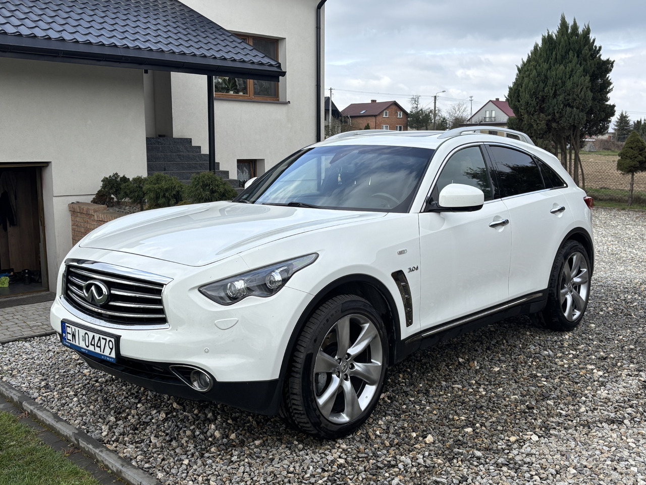 Infiniti QX70 FX30 Diesel V6 Euro6 - SUV: photos 1 Infiniti QX70 FX30 Diesel V6 Euro6 - SUV: photos 1