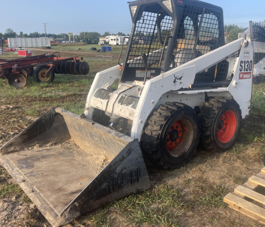 BOBCAT S130 - Mini chargeuse: photos 3 BOBCAT S130 - Mini chargeuse: photos 3