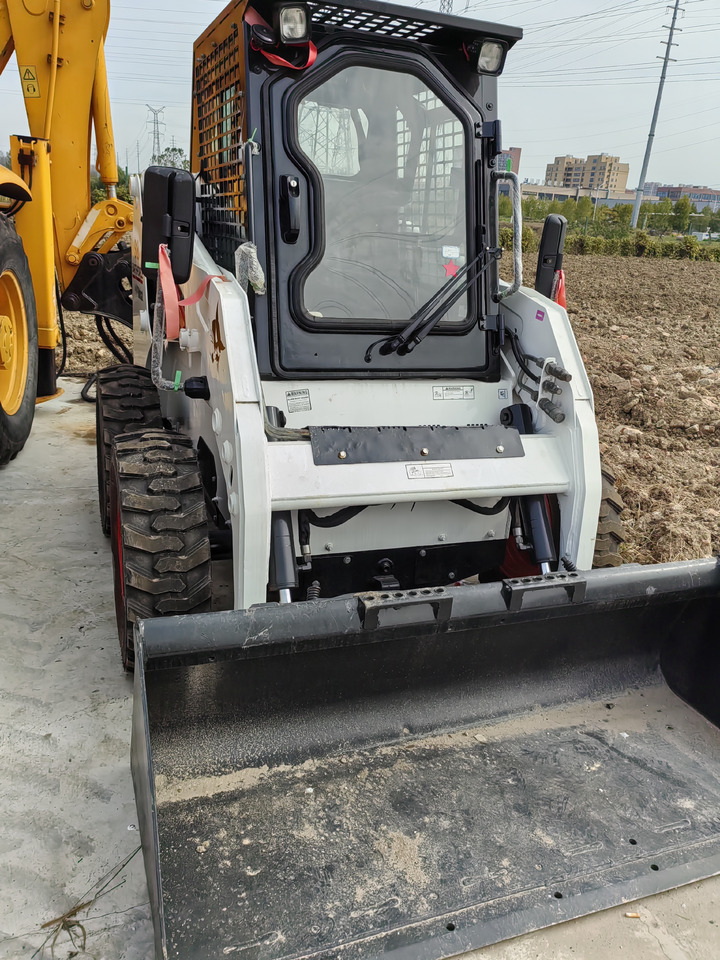 BOBCAT S18 - Mini chargeuse: photos 3 BOBCAT S18 - Mini chargeuse: photos 3