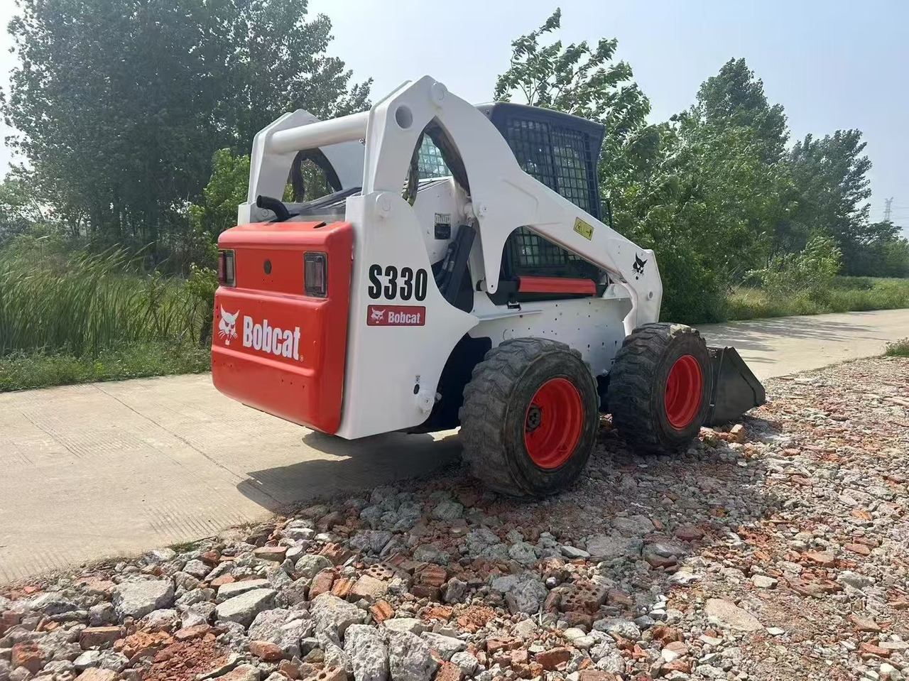 BOBCAT S330 - Mini chargeuse: photos 2 BOBCAT S330 - Mini chargeuse: photos 2