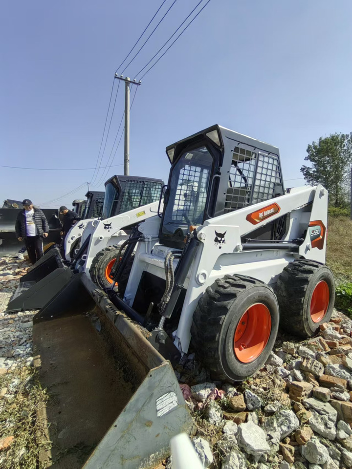 BOBCAT S590 - Mini chargeuse: photos 1 BOBCAT S590 - Mini chargeuse: photos 1