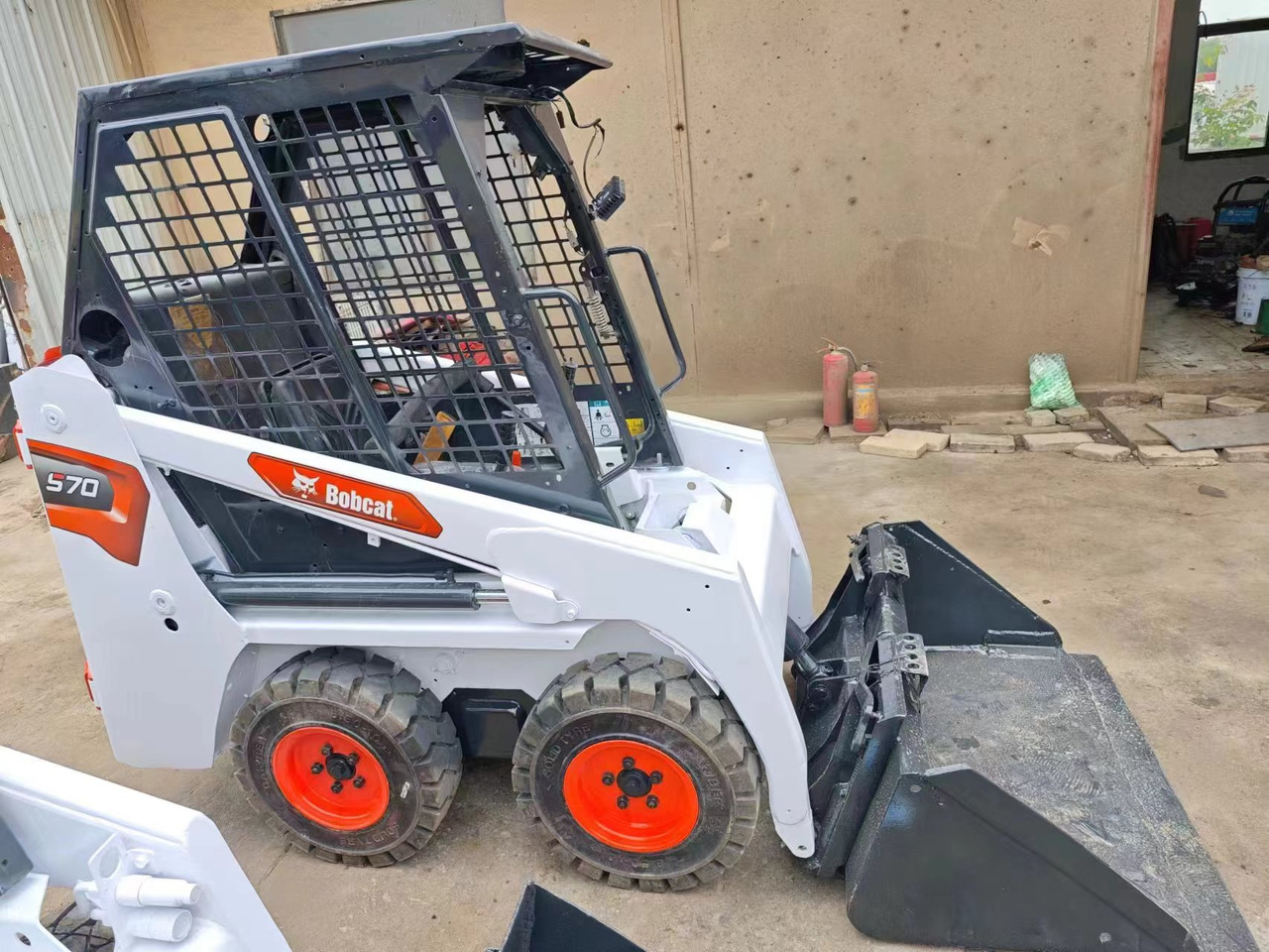 BOBCAT S70 - Mini chargeuse: photos 2 BOBCAT S70 - Mini chargeuse: photos 2