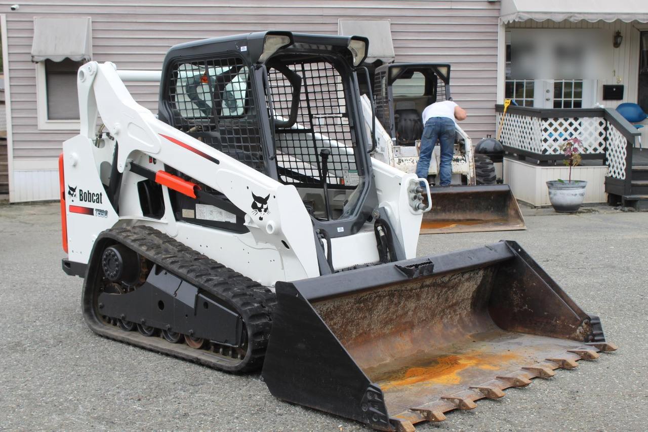 BOBCAT T590 - Mini chargeuse: photos 1 BOBCAT T590 - Mini chargeuse: photos 1