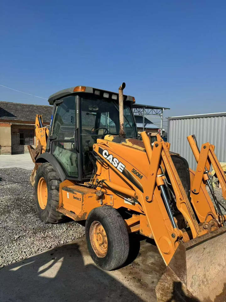 CASE 580M - Tractopelle: photos 3 CASE 580M - Tractopelle: photos 3