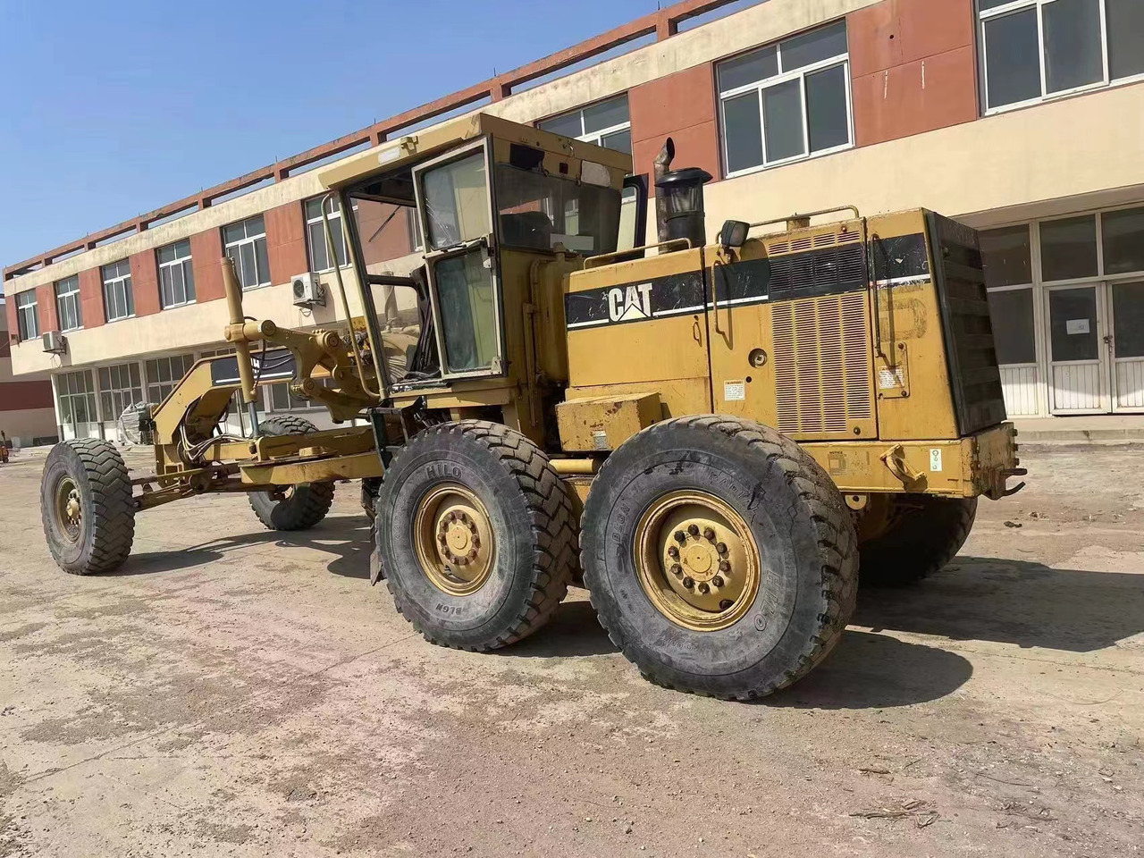 CATERPILLAR 14H - Niveleuse: photos 1 CATERPILLAR 14H - Niveleuse: photos 1