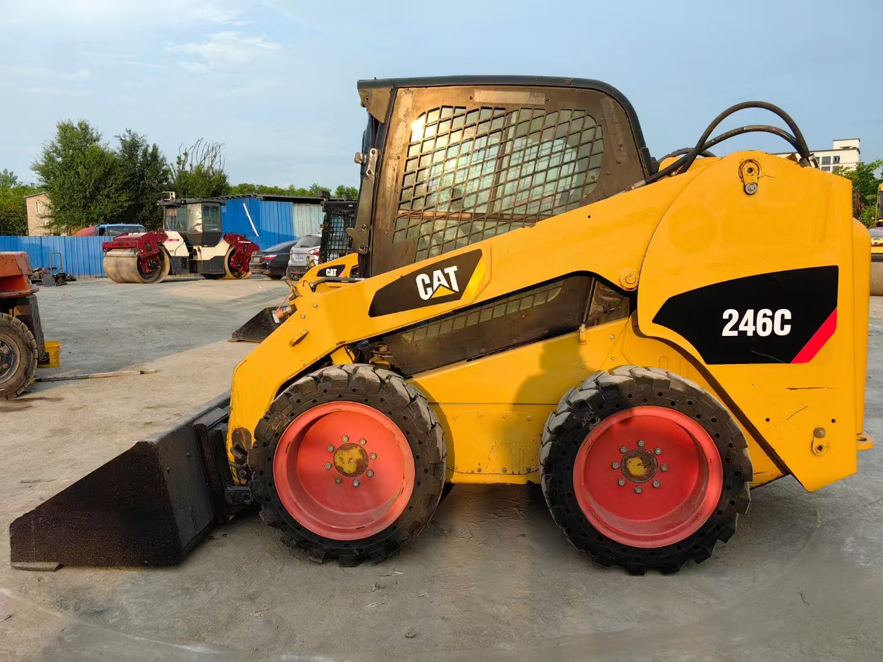 CATERPILLAR 246C - Mini chargeuse: photos 1 CATERPILLAR 246C - Mini chargeuse: photos 1