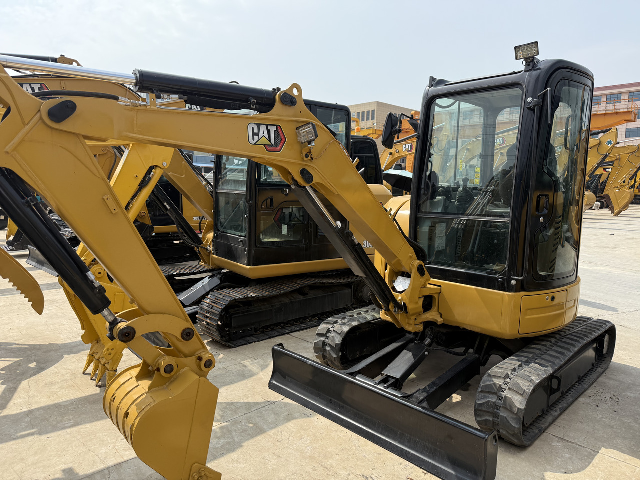 CATERPILLAR 303.5E - Mini pelle: photos 2 CATERPILLAR 303.5E - Mini pelle: photos 2