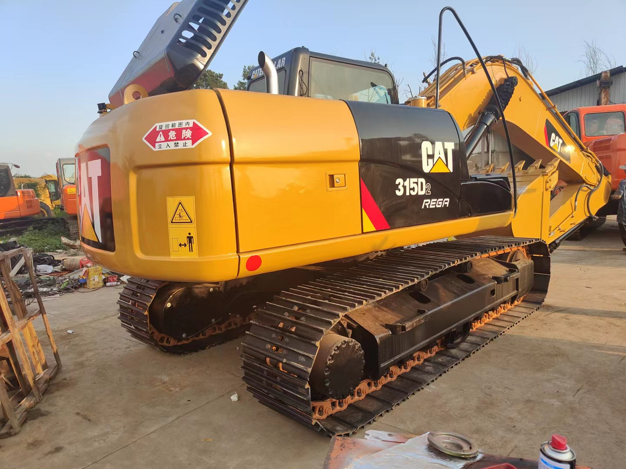 CATERPILLAR 315D - Pelle sur chenille: photos 2 CATERPILLAR 315D - Pelle sur chenille: photos 2