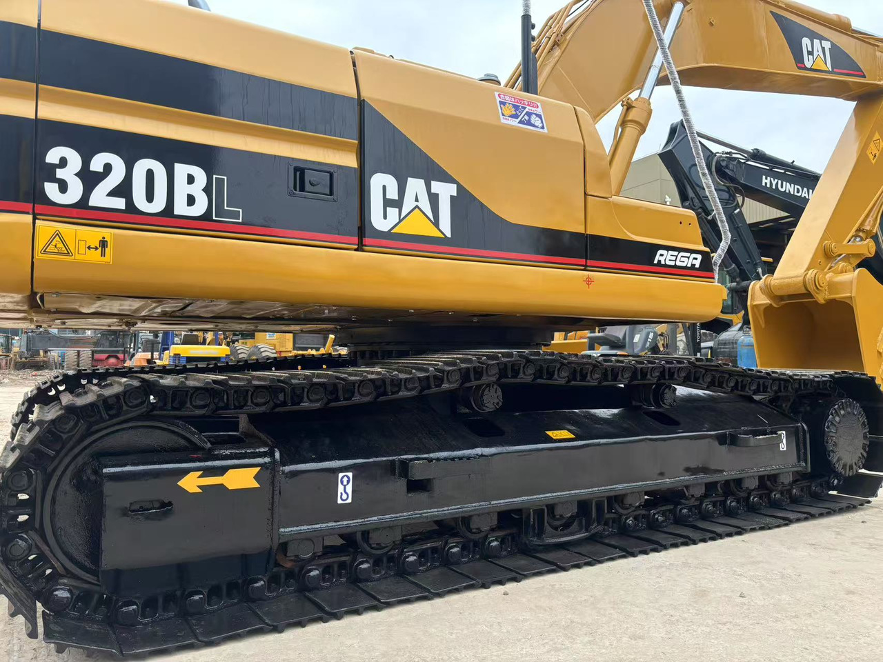CATERPILLAR 320BL - Pelle sur chenille: photos 4 CATERPILLAR 320BL - Pelle sur chenille: photos 4