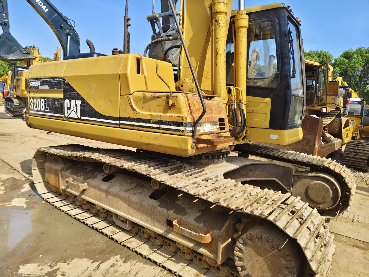 CATERPILLAR 320BL - Pelle sur chenille: photos 3 CATERPILLAR 320BL - Pelle sur chenille: photos 3