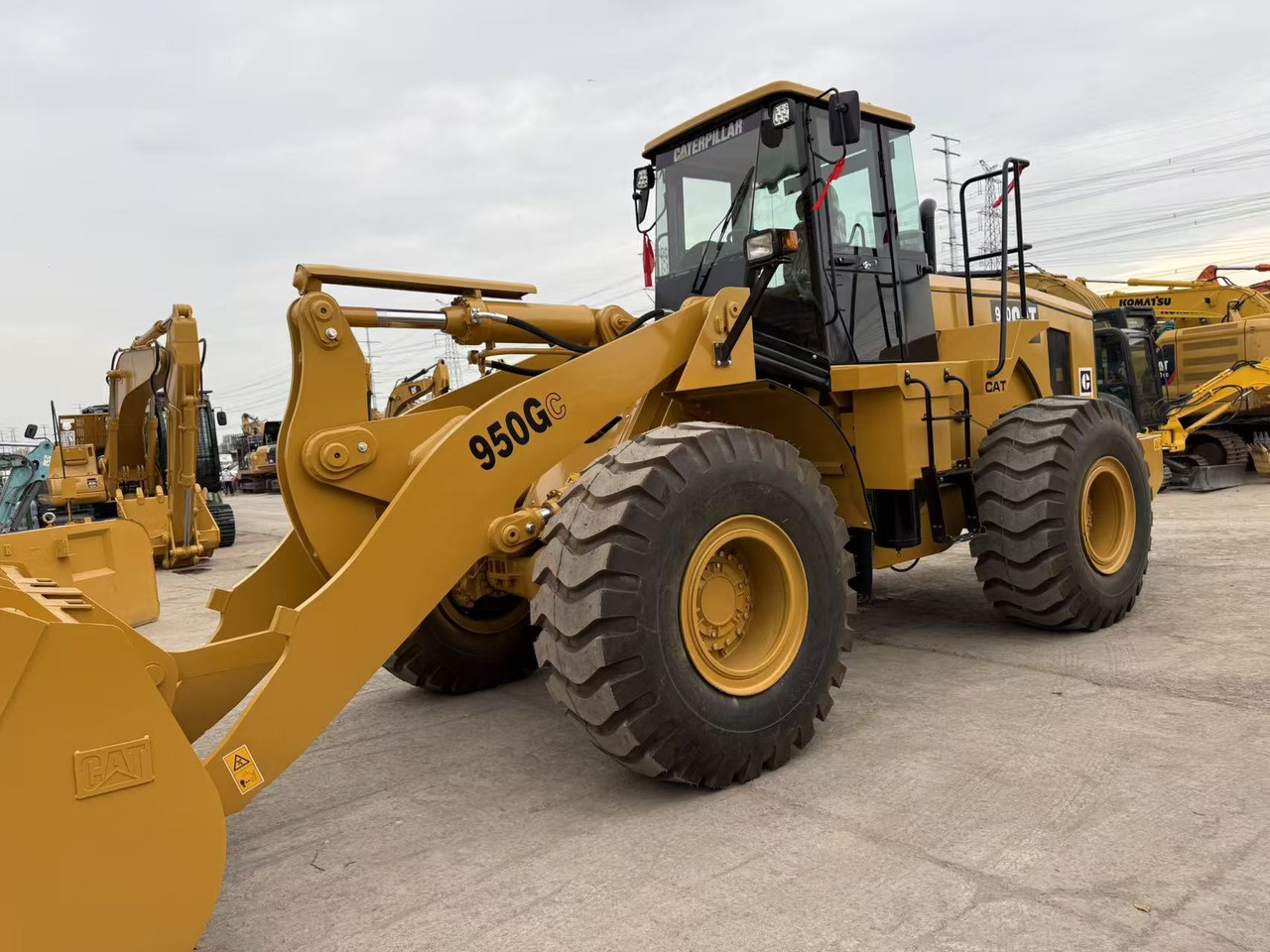 CATERPILLAR 950GC - Chargeuse sur pneus: photos 4 CATERPILLAR 950GC - Chargeuse sur pneus: photos 4