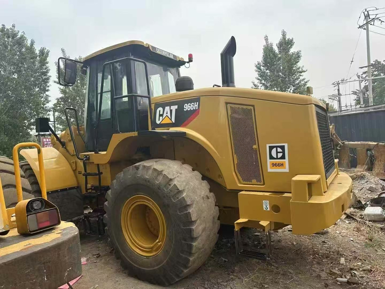 CATERPILLAR 966H - Chargeuse sur pneus: photos 3 CATERPILLAR 966H - Chargeuse sur pneus: photos 3