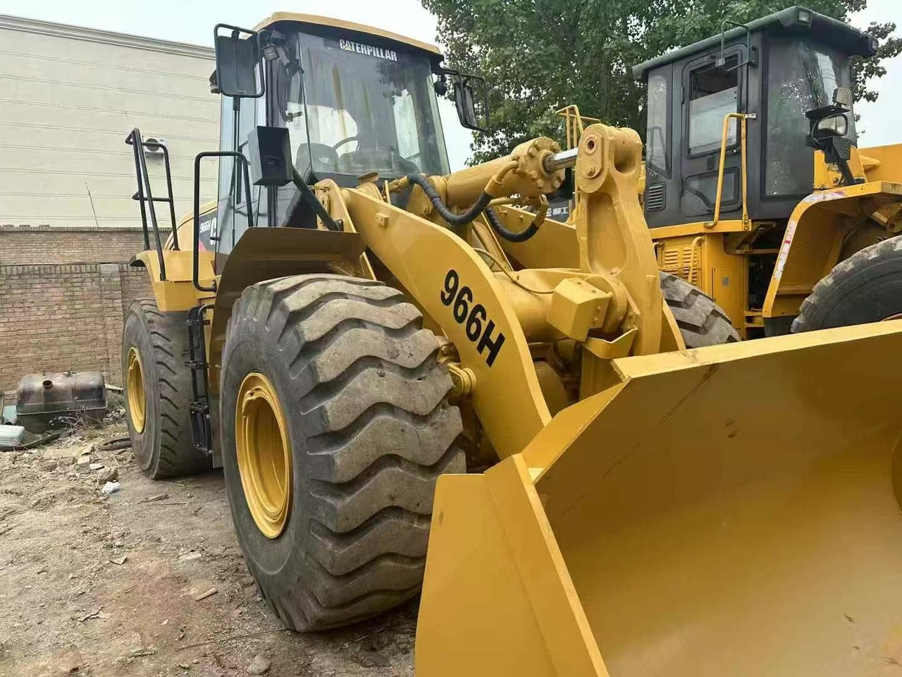 CATERPILLAR 966H - Chargeuse sur pneus: photos 4 CATERPILLAR 966H - Chargeuse sur pneus: photos 4