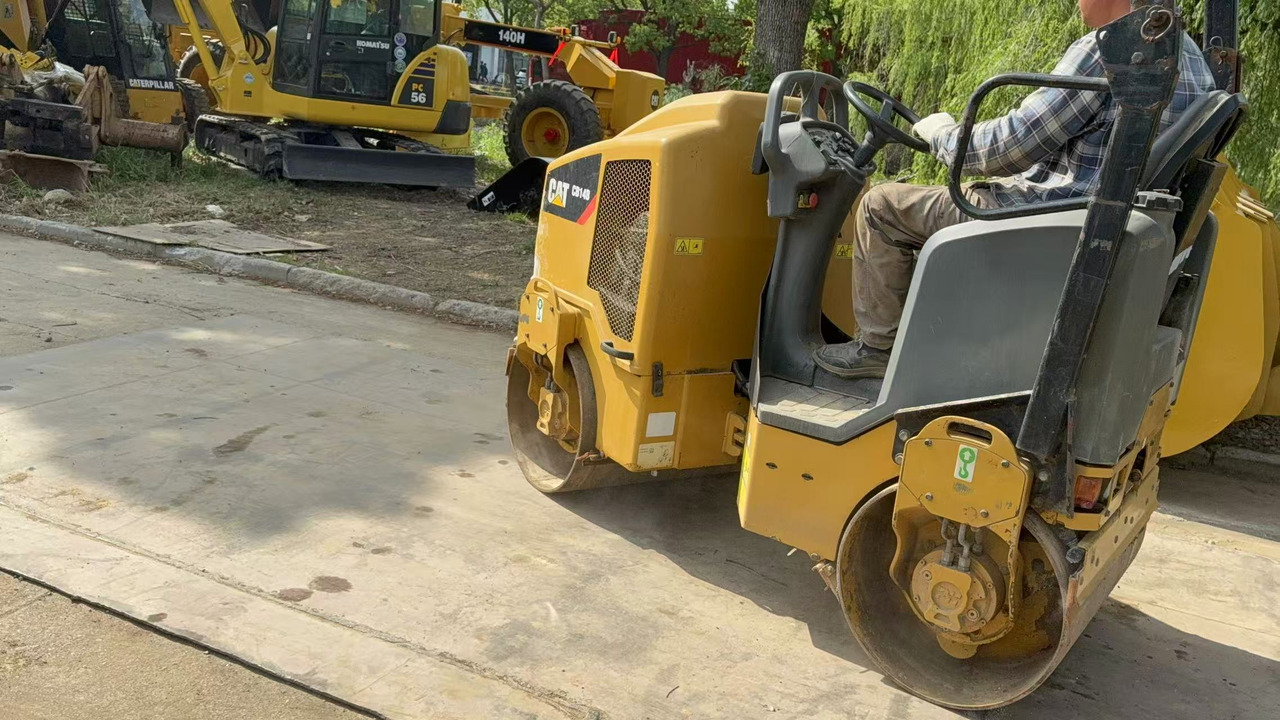 CATERPILLAR CB14B - Rouleau compresseur: photos 4 CATERPILLAR CB14B - Rouleau compresseur: photos 4