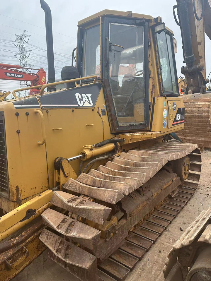 CATERPILLAR D3G - Bulldozer: photos 3 CATERPILLAR D3G - Bulldozer: photos 3