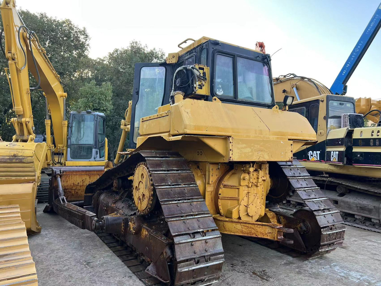 CATERPILLAR D6H - Bulldozer: photos 2 CATERPILLAR D6H - Bulldozer: photos 2