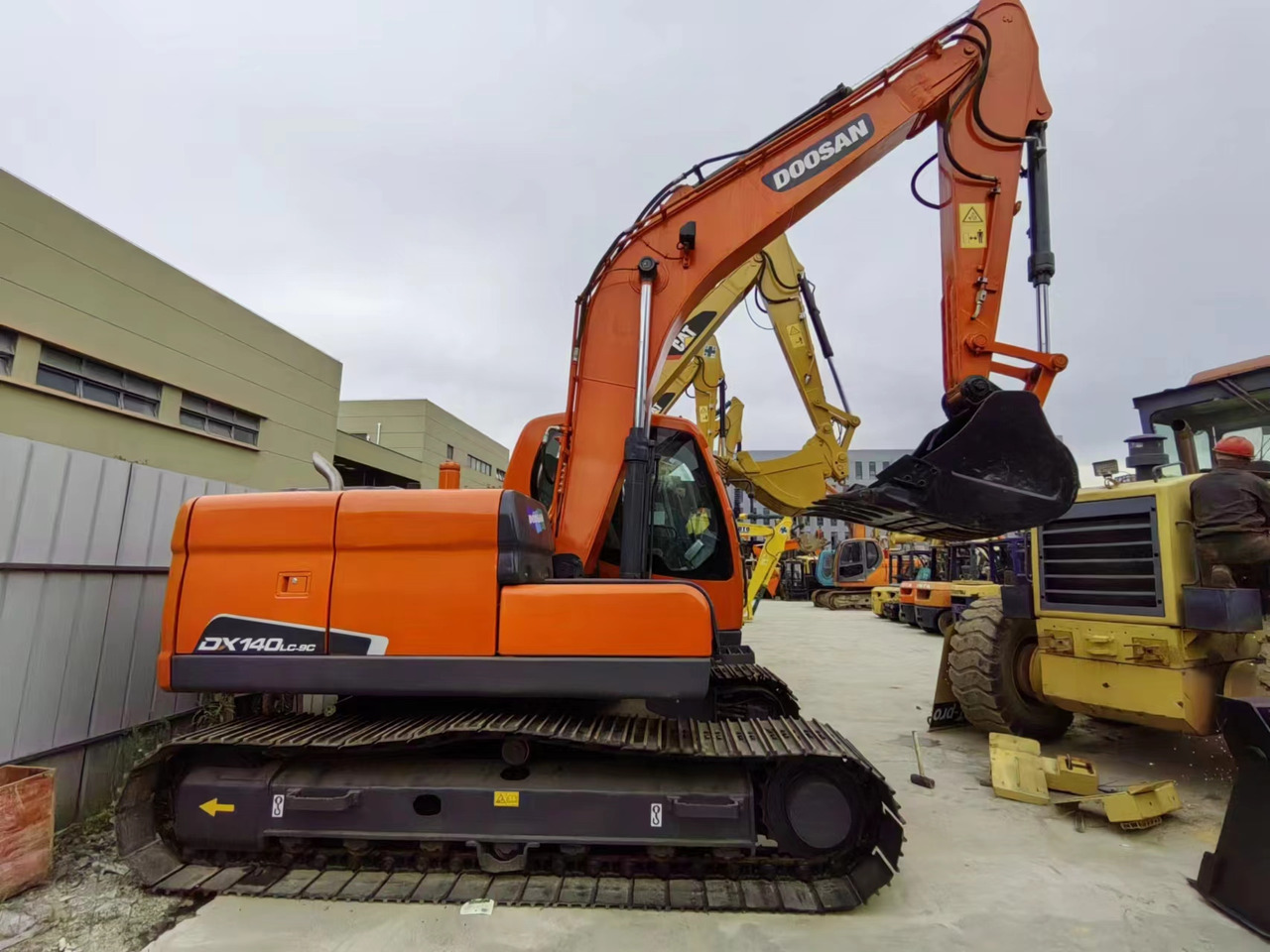 DOOSAN DX140-9C - Pelle sur chenille: photos 2 DOOSAN DX140-9C - Pelle sur chenille: photos 2