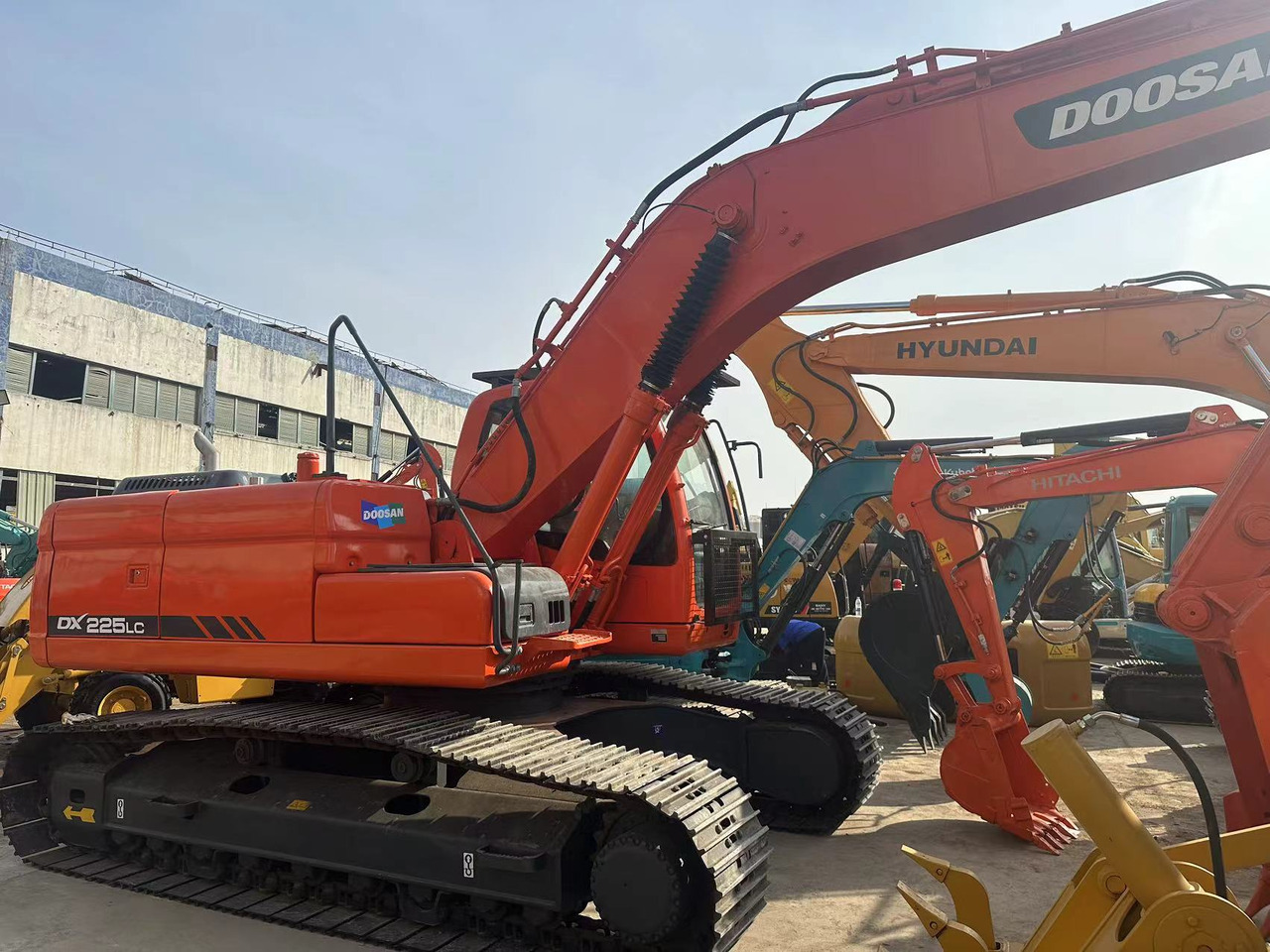 DOOSAN DX225LC - Pelle sur chenille: photos 4 DOOSAN DX225LC - Pelle sur chenille: photos 4