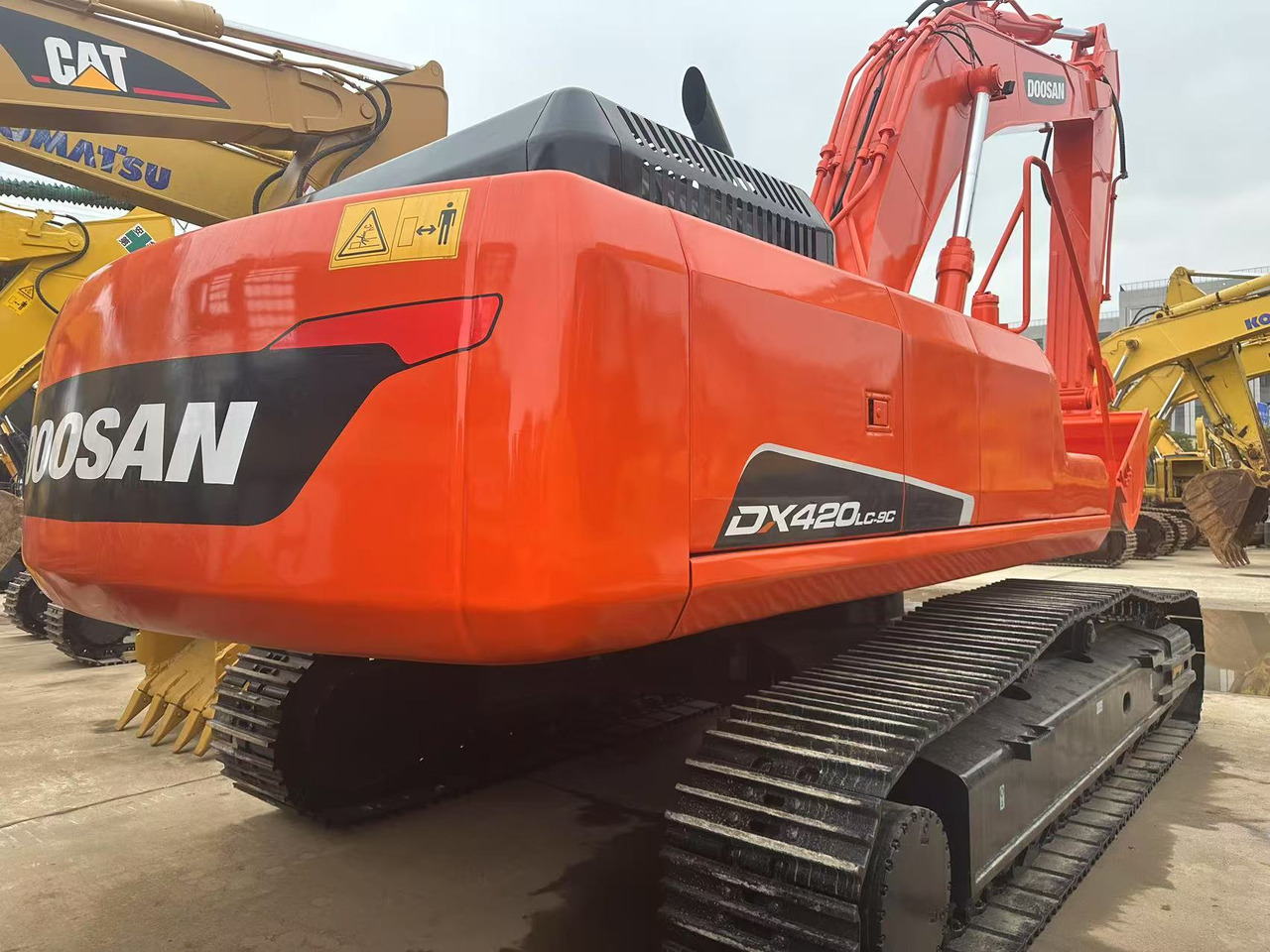 DOOSAN DX420LC-9C - Pelle sur chenille: photos 2 DOOSAN DX420LC-9C - Pelle sur chenille: photos 2