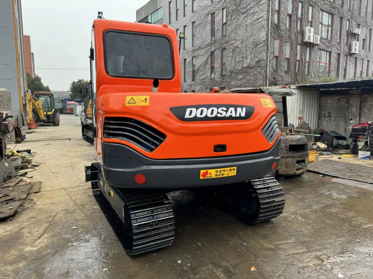 DOOSAN DX75-9C - Pelle sur chenille: photos 3 DOOSAN DX75-9C - Pelle sur chenille: photos 3