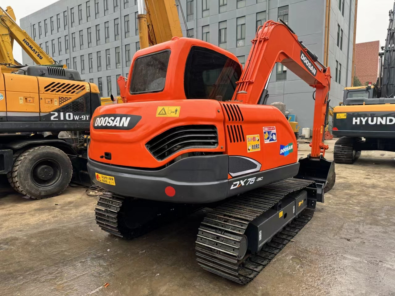DOOSAN DX75-9C - Pelle sur chenille: photos 2 DOOSAN DX75-9C - Pelle sur chenille: photos 2
