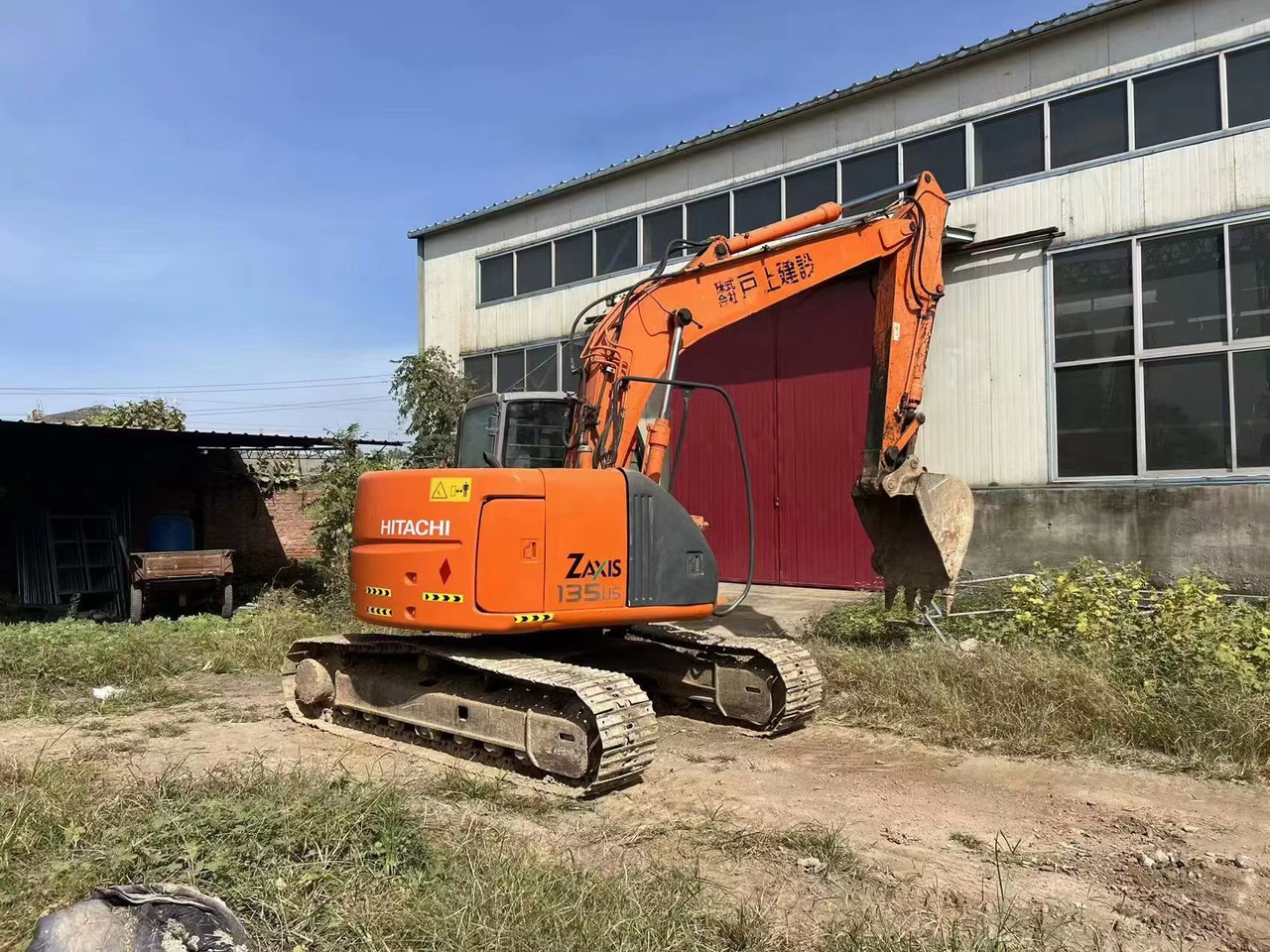 HITACHI ZX135 - Pelle sur chenille: photos 3 HITACHI ZX135 - Pelle sur chenille: photos 3