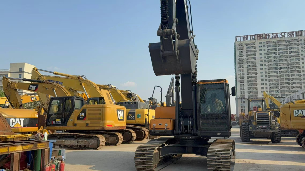 HYUNDAI R220LC-9S - Pelle sur chenille: photos 2 HYUNDAI R220LC-9S - Pelle sur chenille: photos 2