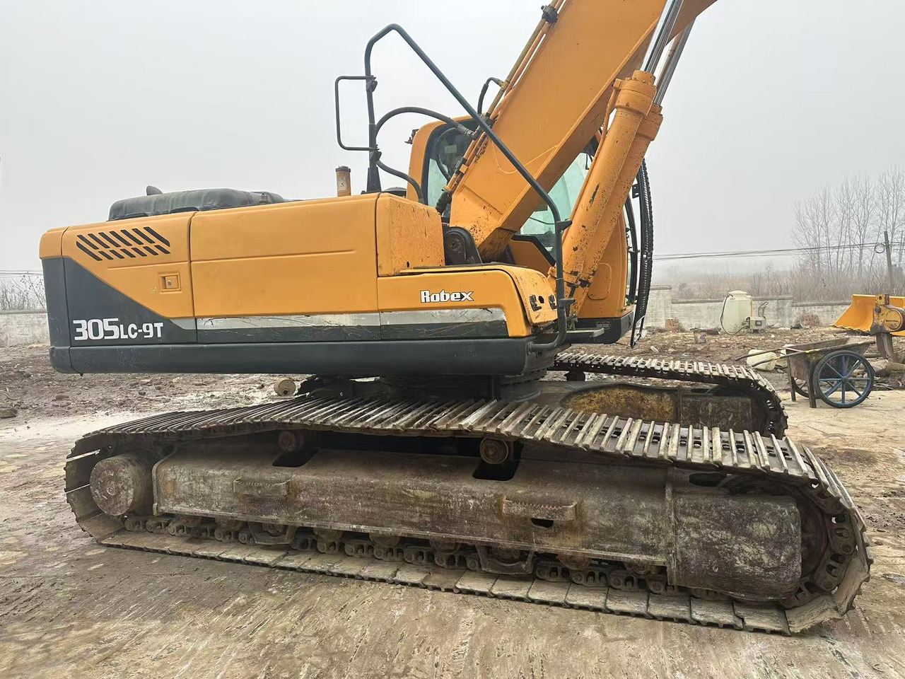 HYUNDAI R305LC-9T - Pelle sur chenille: photos 1 HYUNDAI R305LC-9T - Pelle sur chenille: photos 1