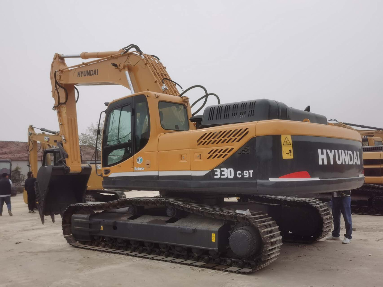 HYUNDAI R330LC-9T - Pelle sur chenille: photos 1 HYUNDAI R330LC-9T - Pelle sur chenille: photos 1