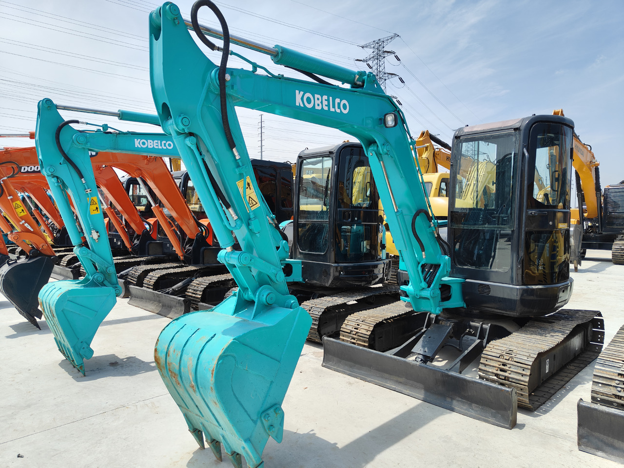 KOBELCO SK45 - Mini pelle: photos 1 KOBELCO SK45 - Mini pelle: photos 1
