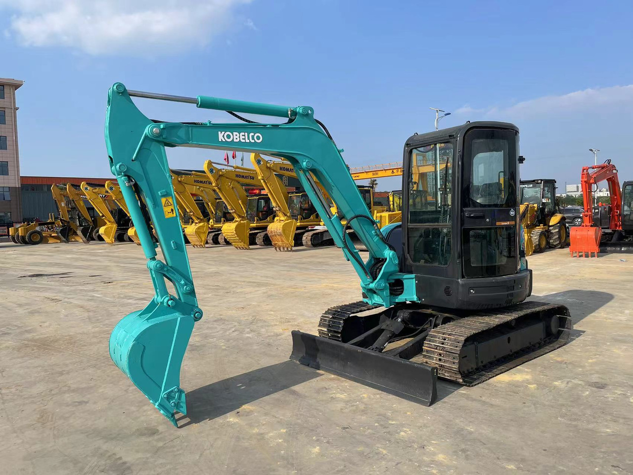 KOBELCO SK55SR - Mini pelle: photos 3 KOBELCO SK55SR - Mini pelle: photos 3