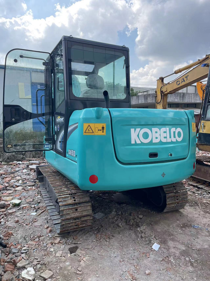 KOBELCO SK60 - Mini pelle: photos 1 KOBELCO SK60 - Mini pelle: photos 1