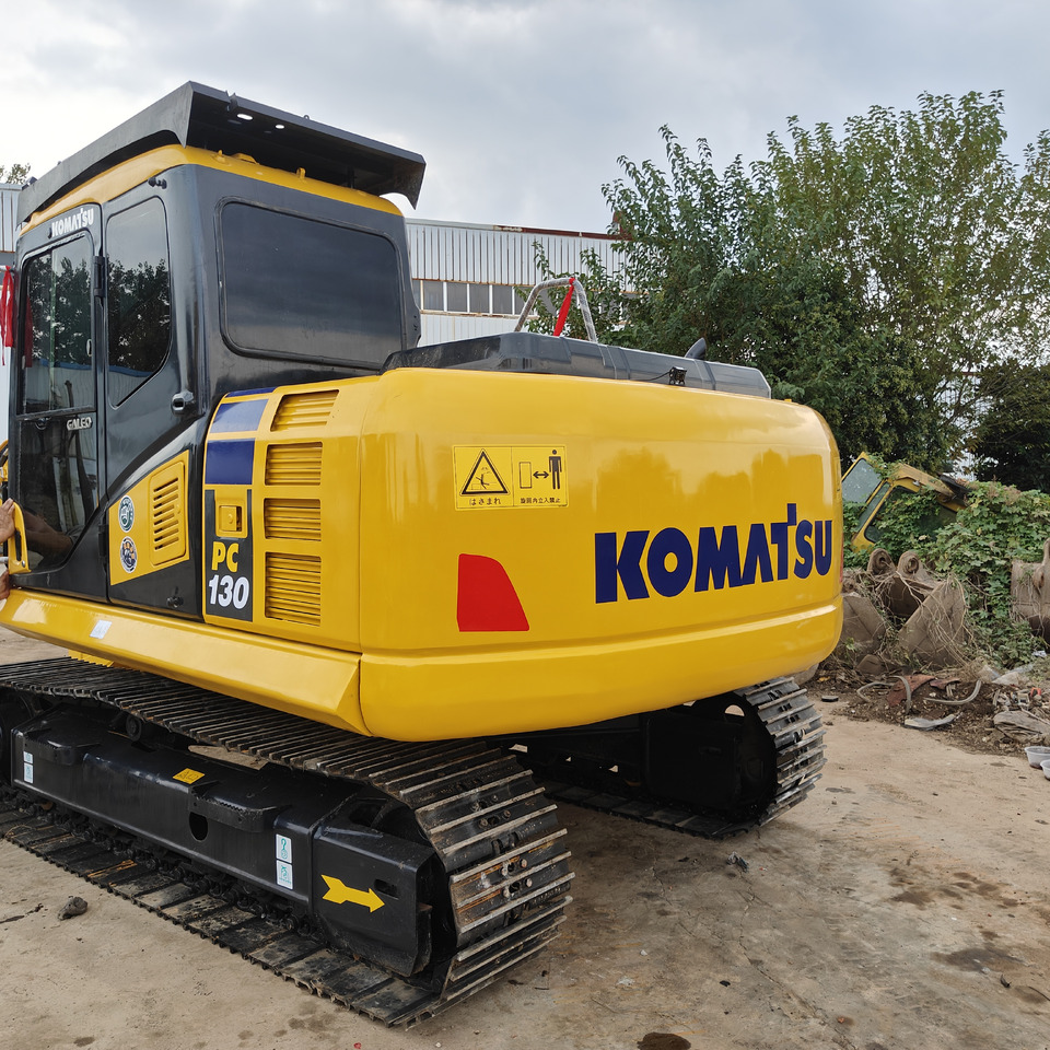 KOMATSU PC130-7 - Pelle sur chenille: photos 2 KOMATSU PC130-7 - Pelle sur chenille: photos 2