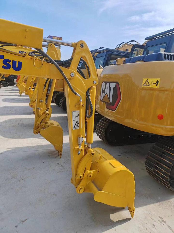 KOMATSU PC30 - Pelle sur chenille: photos 2 KOMATSU PC30 - Pelle sur chenille: photos 2