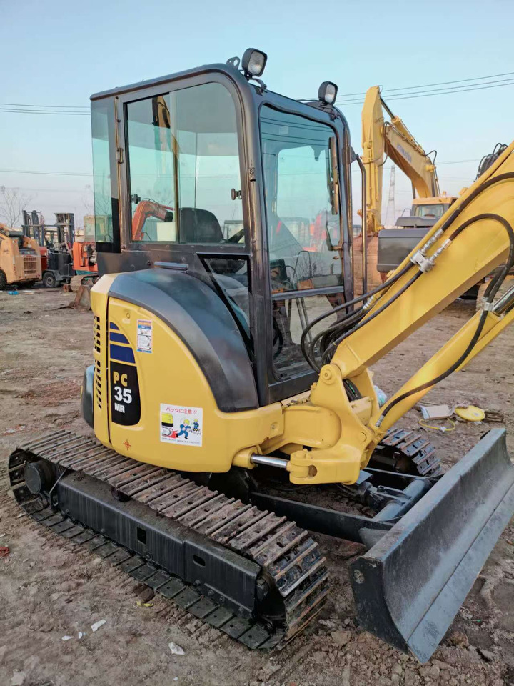 KOMATSU PC35 - Mini pelle: photos 4 KOMATSU PC35 - Mini pelle: photos 4