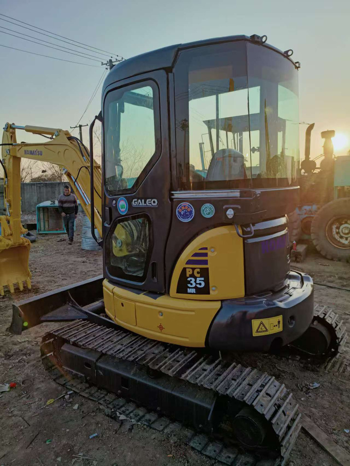 KOMATSU PC35 - Mini pelle: photos 3 KOMATSU PC35 - Mini pelle: photos 3