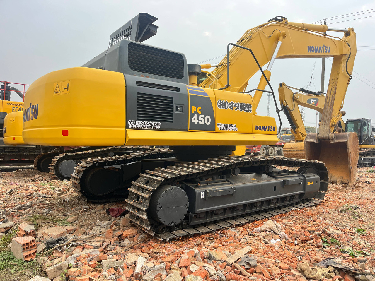 KOMATSU PC450-8 - Pelle sur chenille: photos 2 KOMATSU PC450-8 - Pelle sur chenille: photos 2